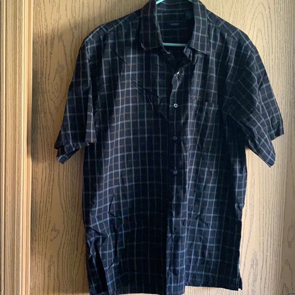 Van Heusen Other - NWOT Men’s Van Heusen Black Plaid Dress Shirt